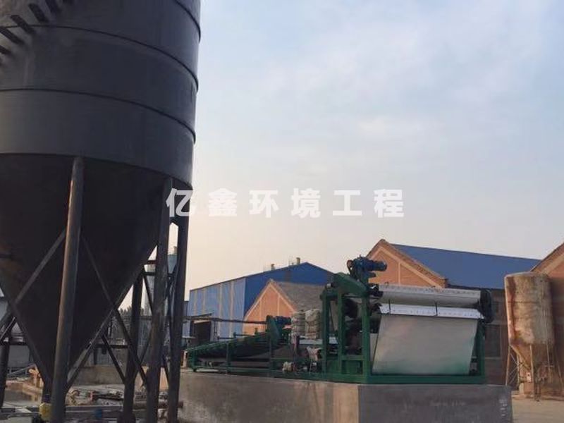 帶式壓濾機(jī)的濾布破損，怎么修補(bǔ)？