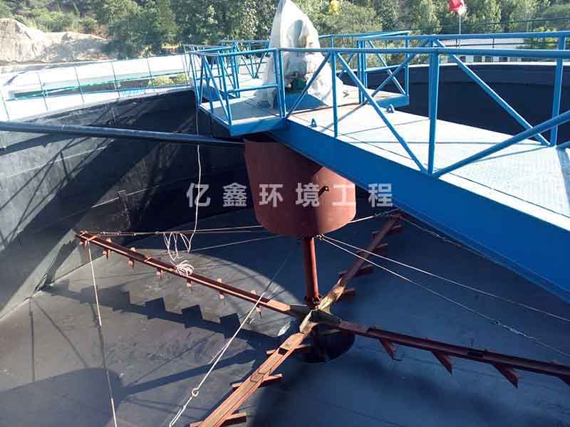 不知濃密機(jī)絮凝劑的添加量，億鑫環(huán)境來(lái)教你